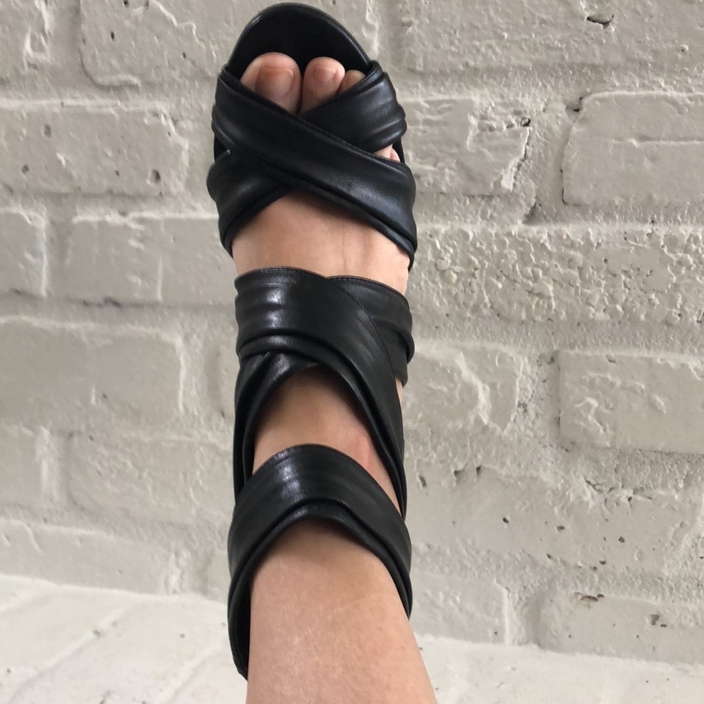 Trouvé strappy black leather wedge sandal. Size 9 - Picture 4 of 7